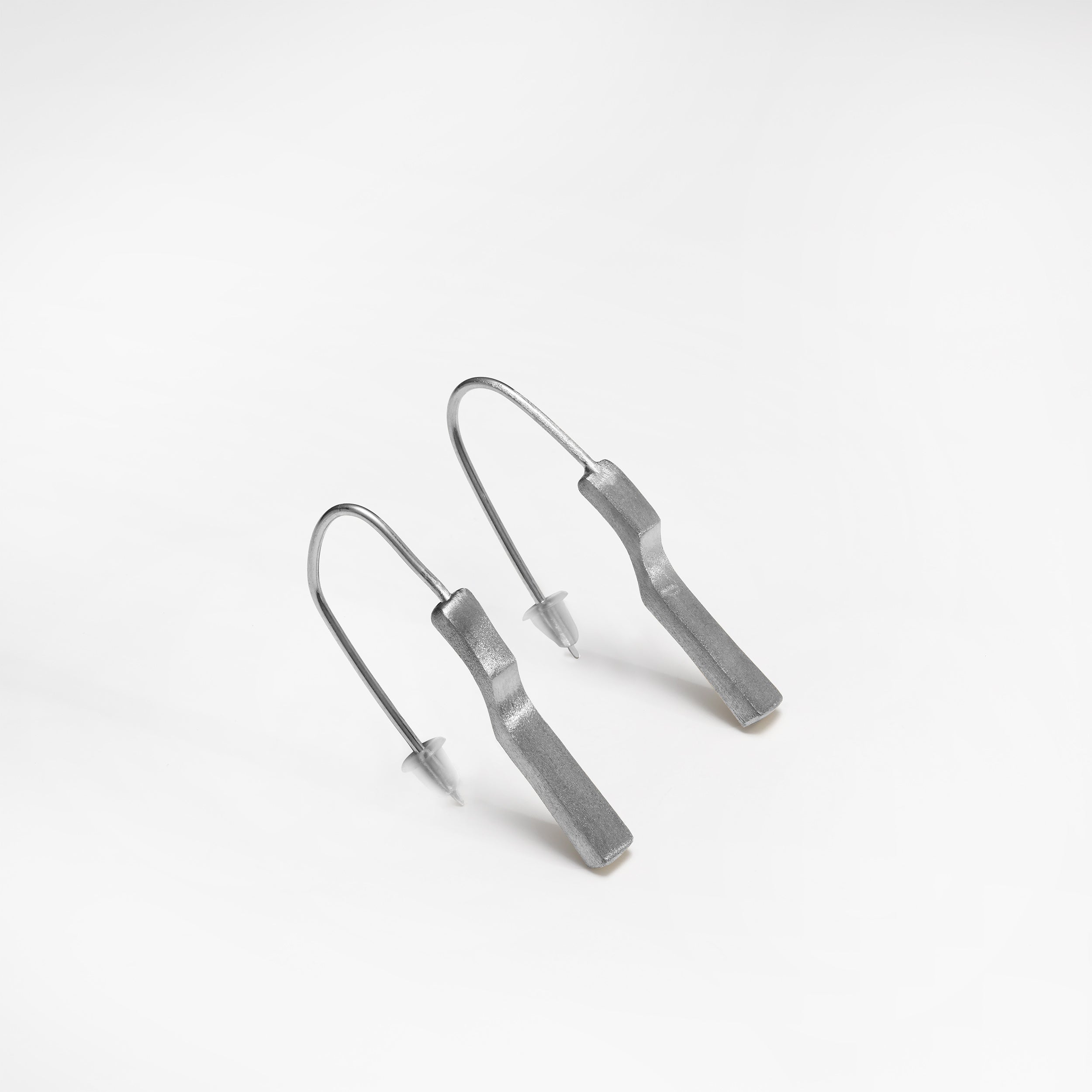 Boucles d'oreille Scala, argent brossé