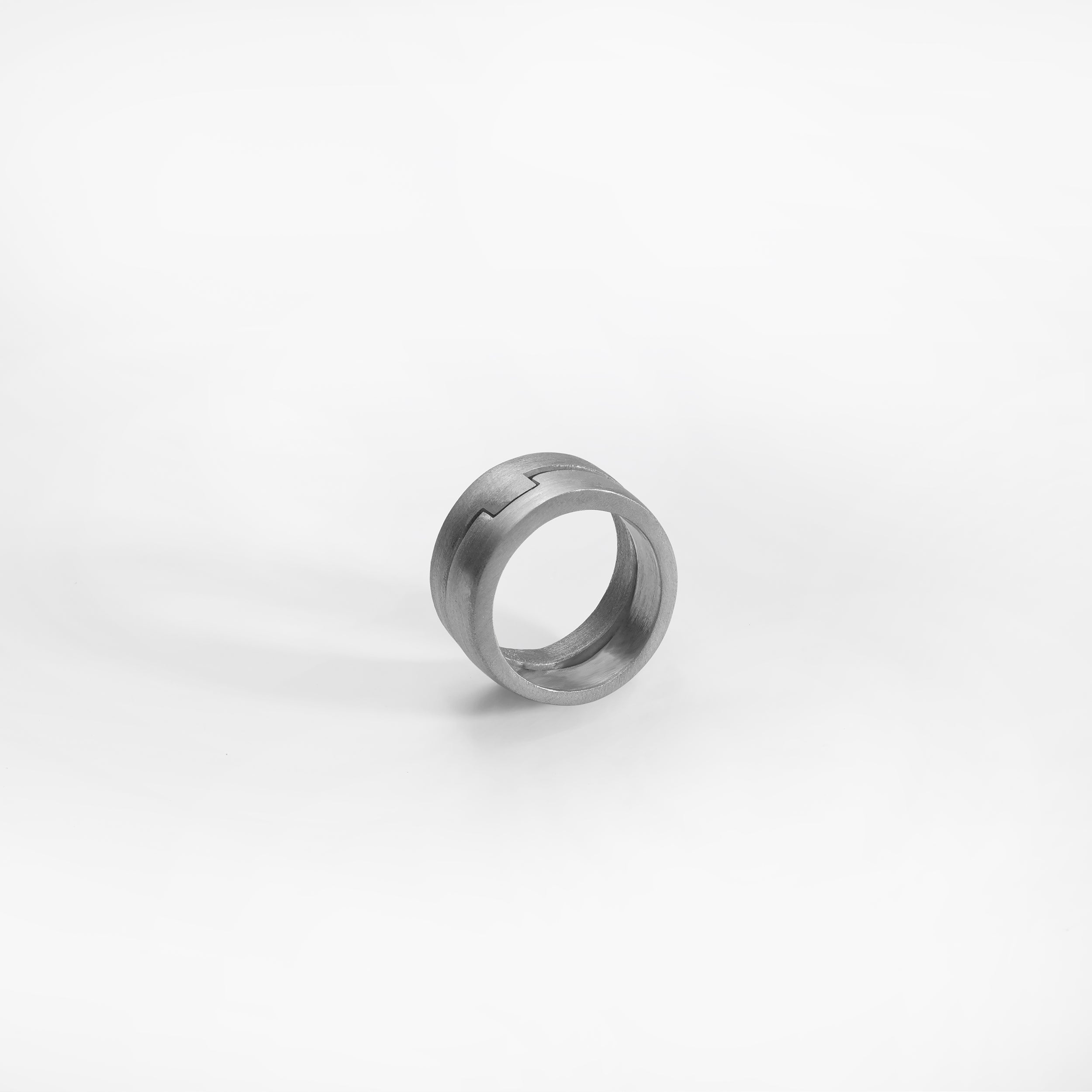 Bague Puzzle, argent brossée et satinée