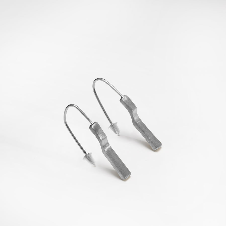 Scala earing, sterling silver brushed