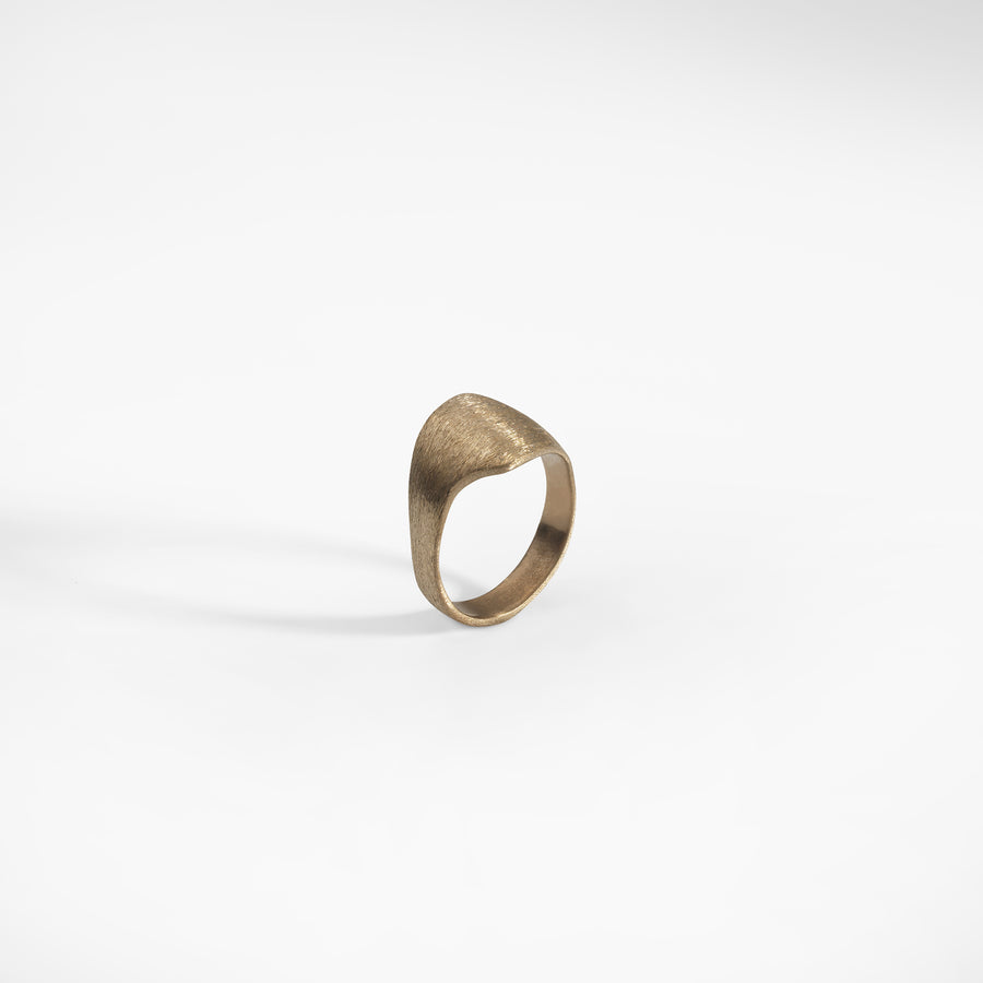 GOCCIA P ring, brushed bronze 