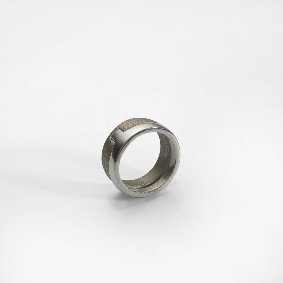 Puzzle ring, bronze brushed