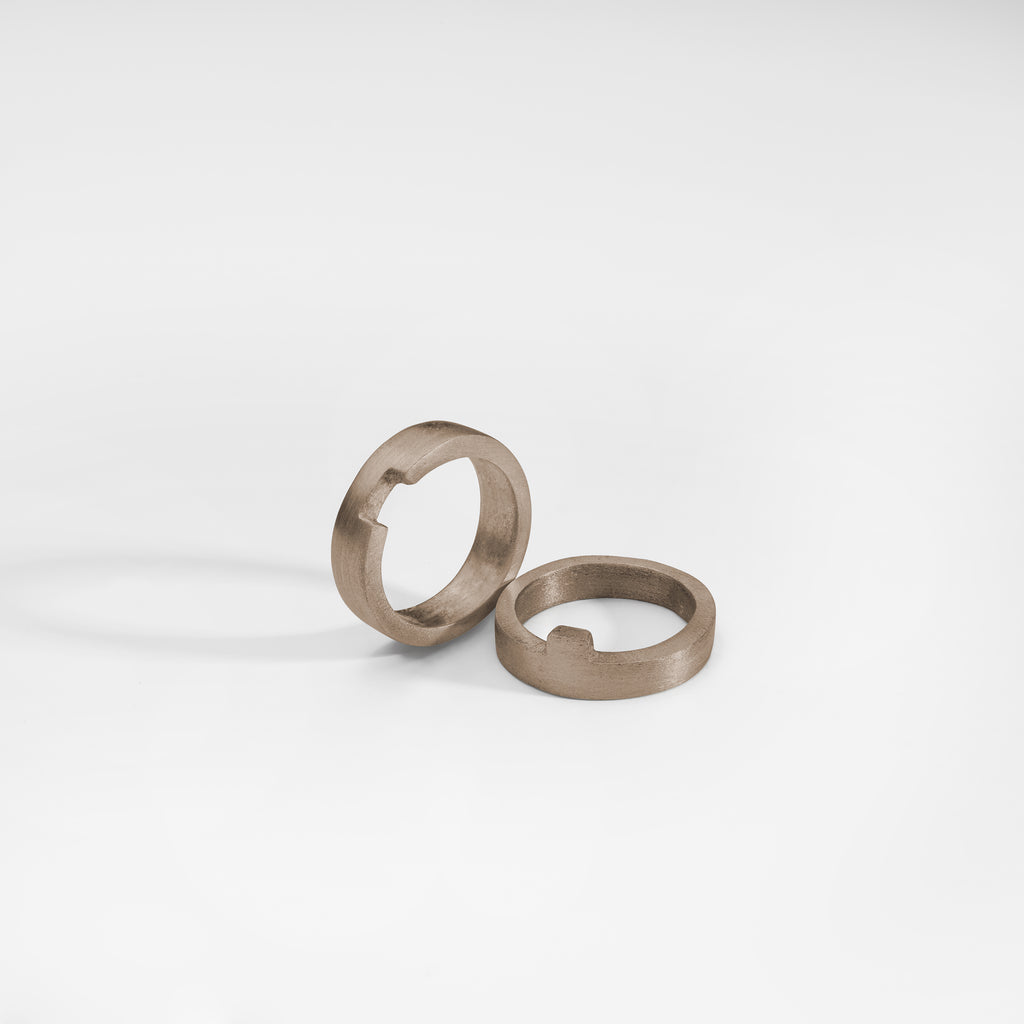 Puzzle ring, bronze brushed